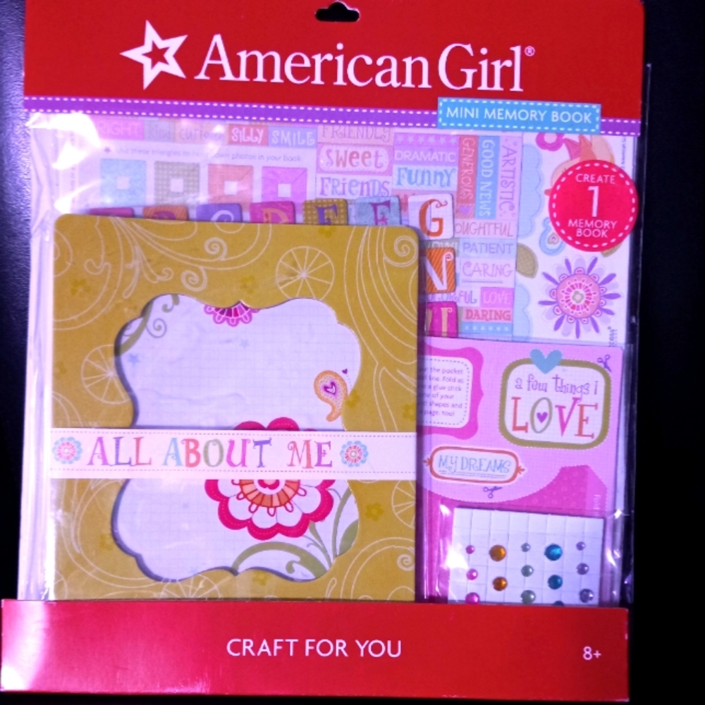 NWT AMERICAN GIRL FRIENDS MEMORY BOOK